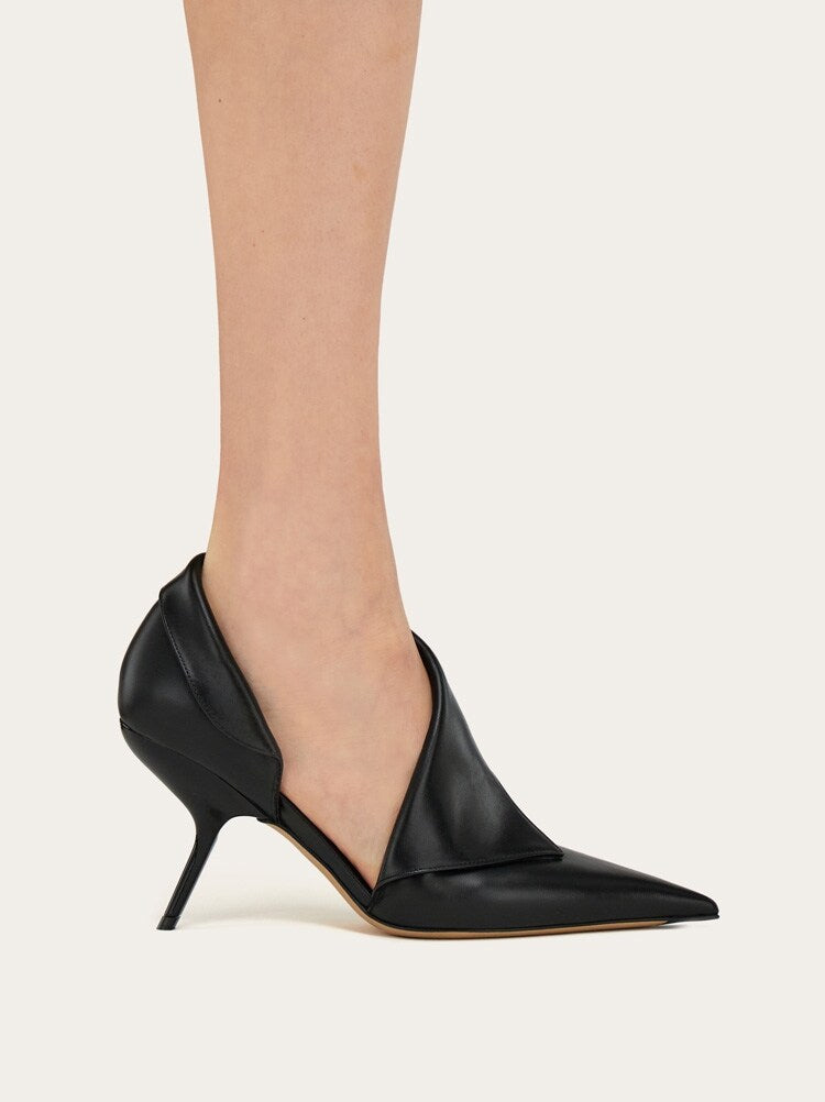 FERRAGAMO WOMEN'S BLACK LAMBSKIN POINTED SHOES