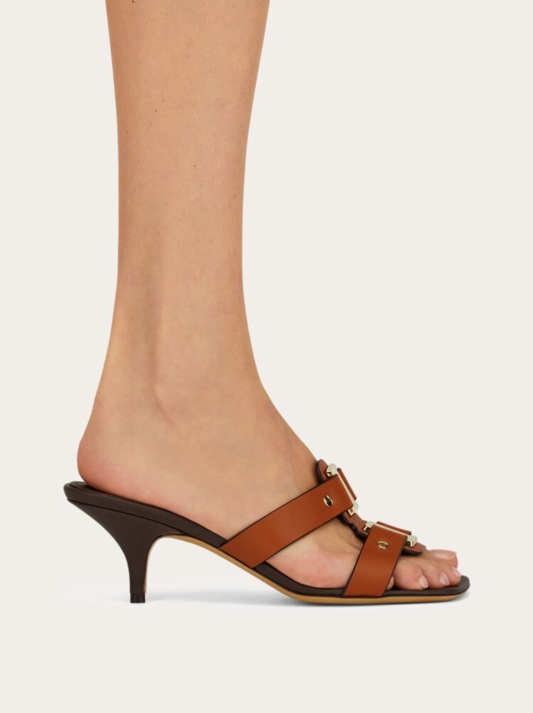 FERRAGAMO WOMEN'S BROWN LEATHER KITTEN HEEL SHOE
