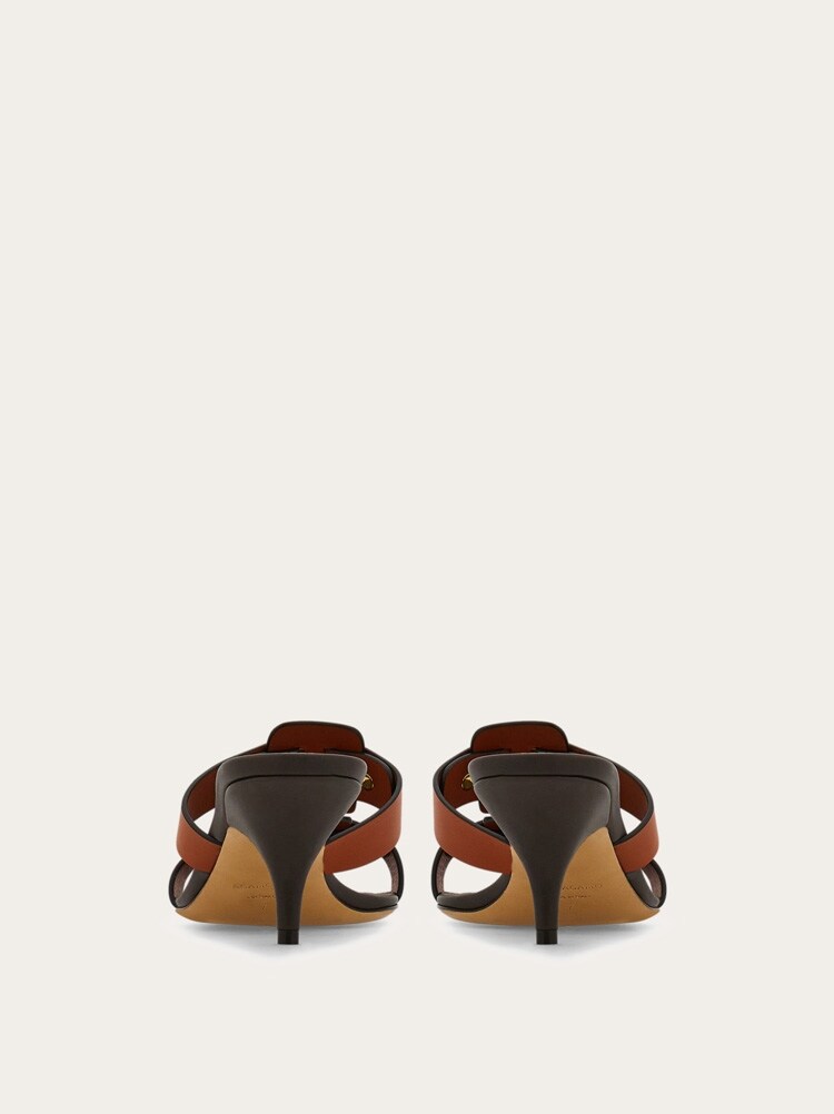 FERRAGAMO WOMEN'S BROWN LEATHER KITTEN HEEL SHOE