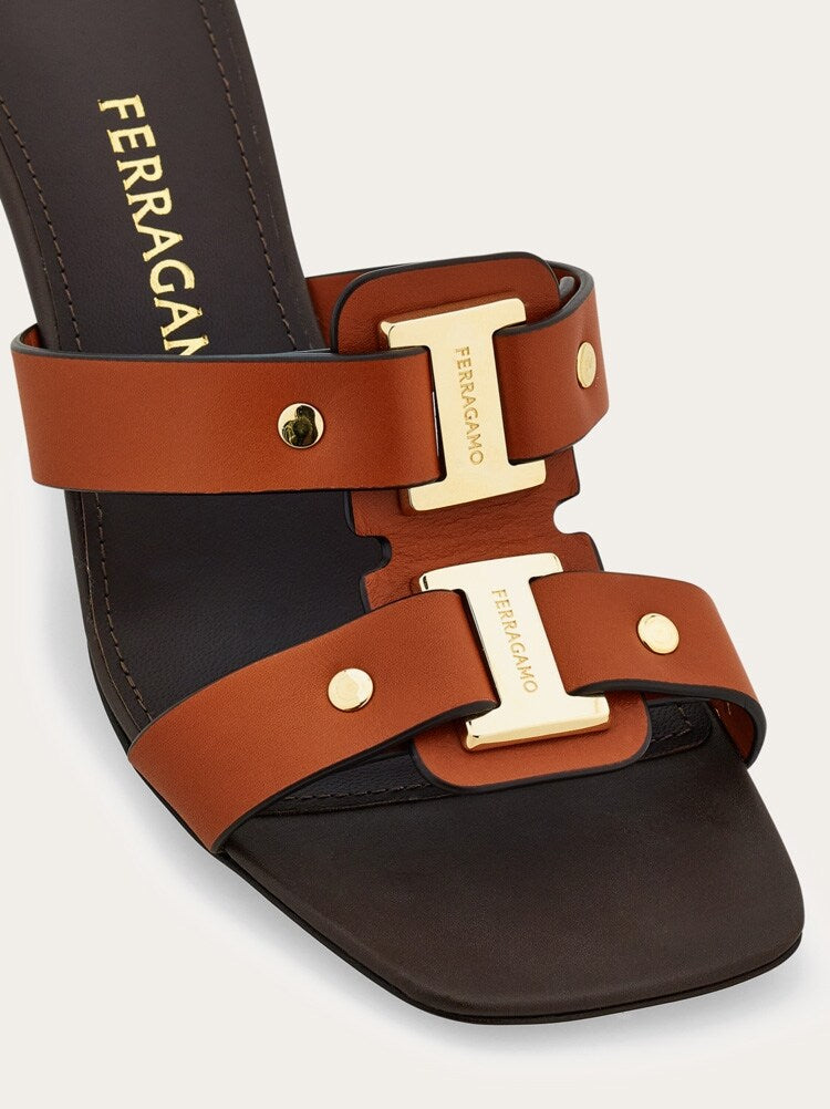 FERRAGAMO WOMEN'S BROWN LEATHER KITTEN HEEL SHOE