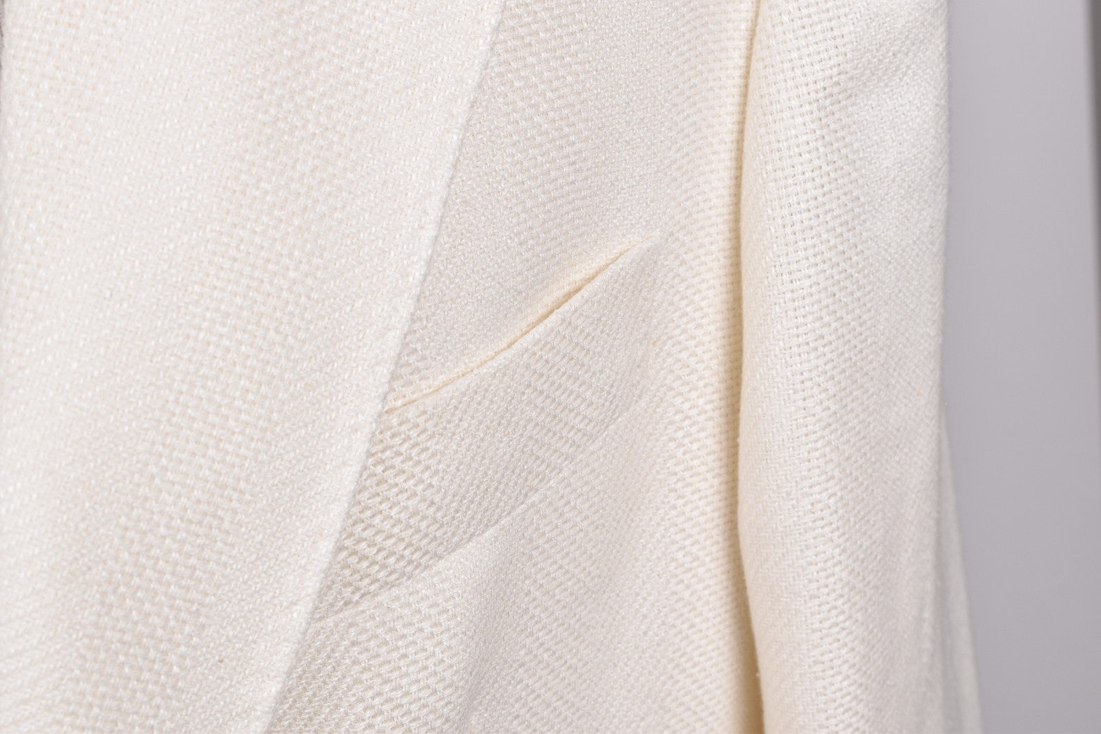 BRUNELLO CUCINELLI MEN'S OFF WHITE LINEN SILK BLAZER