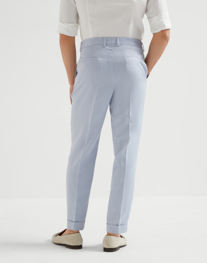 BRUNELLO CUCINELLI MEN'S LIGHT BLUE LINEN TAILORED TROUSERS