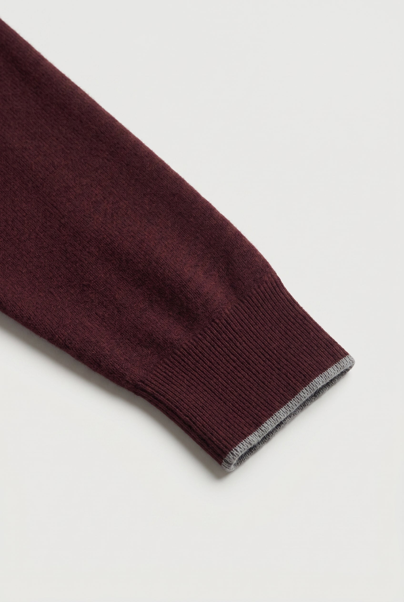 BRUNELLO CUCINELLI MEN'S DARK RED WOOL V NECK SWEATER