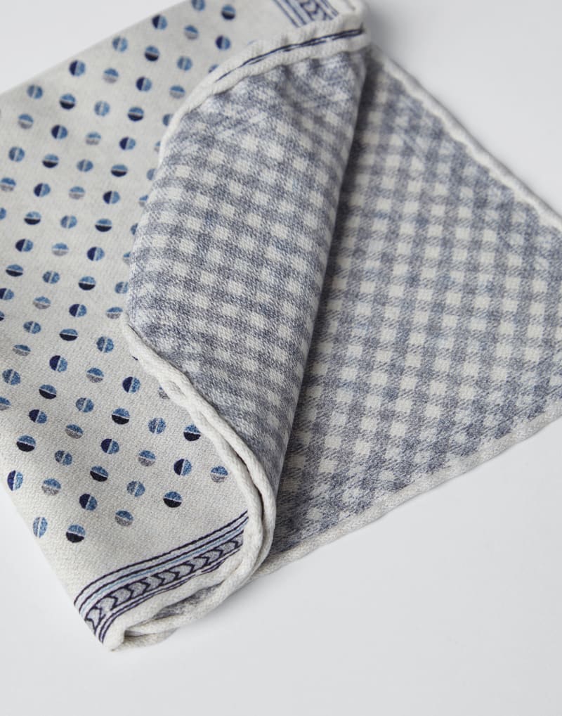 BRUNELLO CUCINELLI MEN'S LIGHT GREY SILK POCKET SQUARE