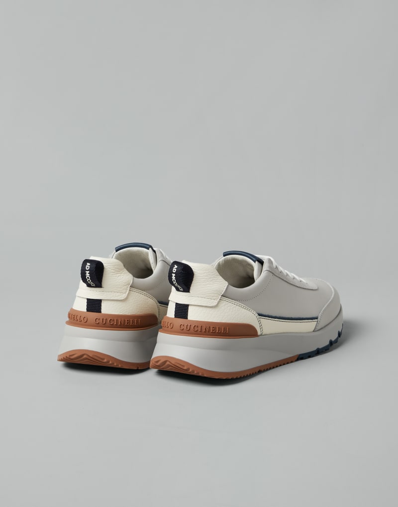 BRUNELLO CUCINELLI MEN'S LIGHT GREY LEATHER SNEAKERS