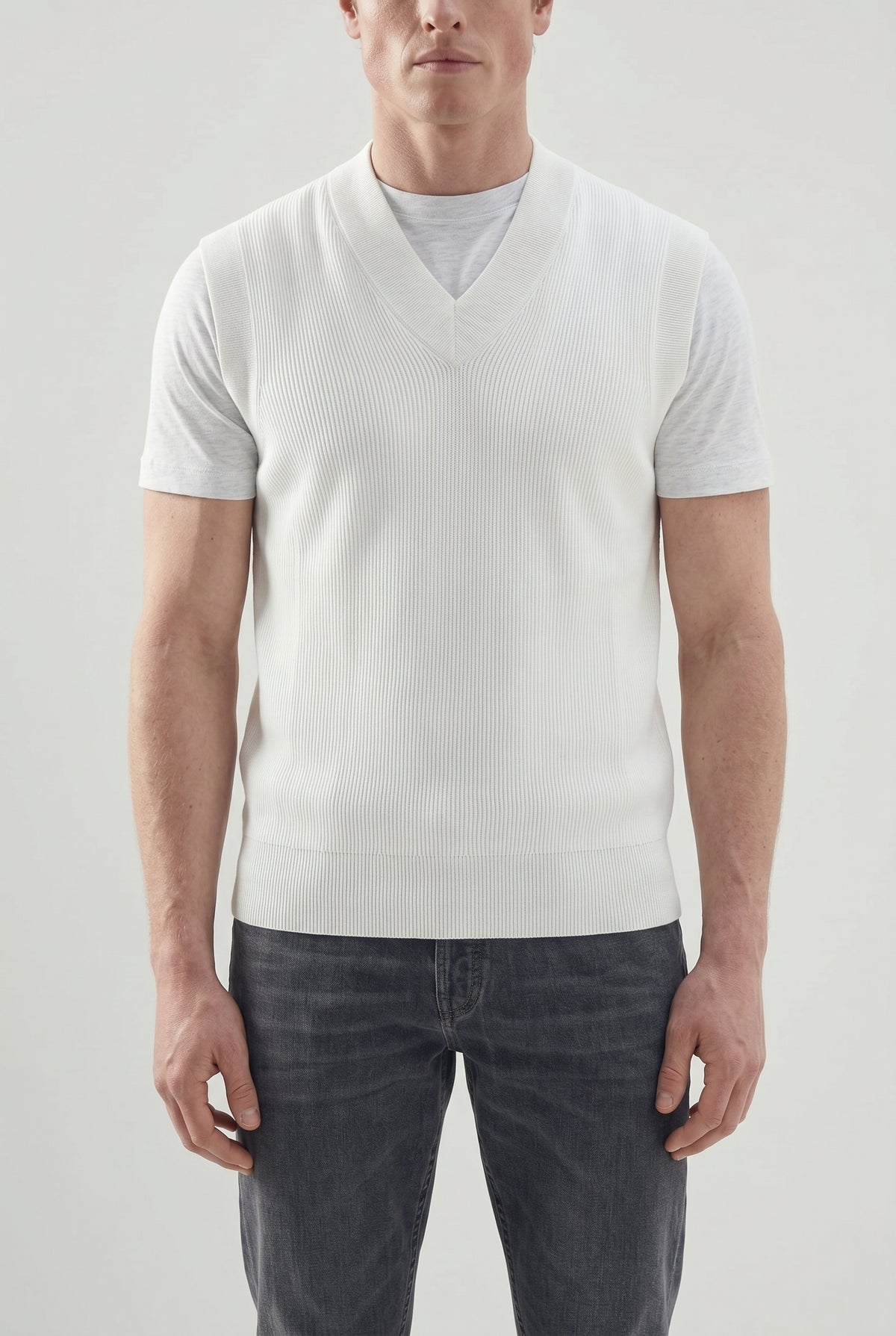 BRUNELLO CUCINELLI MEN'S OFF WHITE RIBBED COTTON VEST