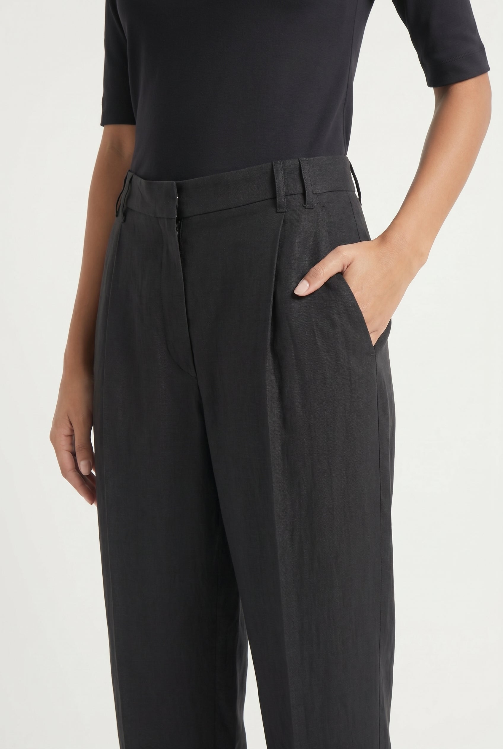 BRUNELLO CUCINELLI WOMEN'S BLACK RELAXED LINEN TROUSERS