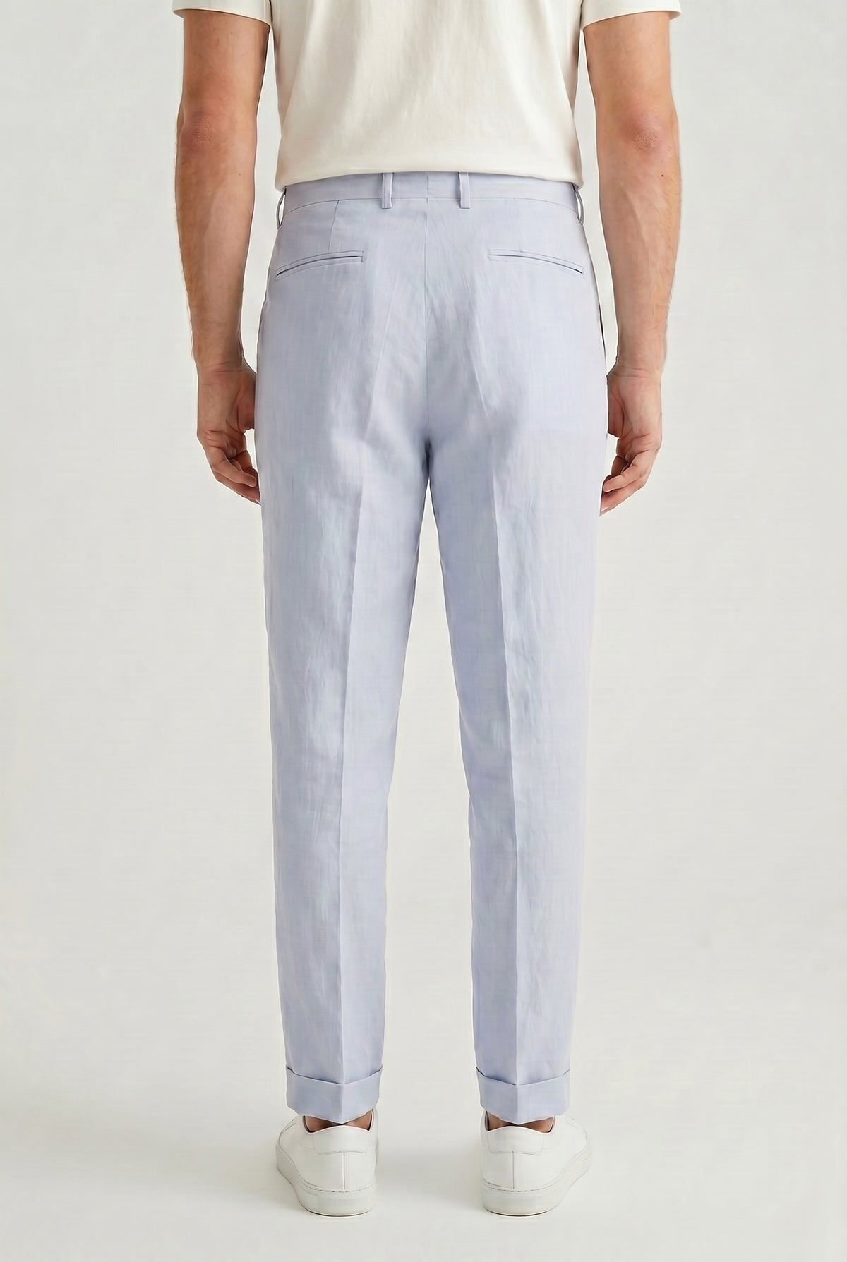 BRUNELLO CUCINELLI MEN'S LIGHT BLUE LINEN TAILORED TROUSERS