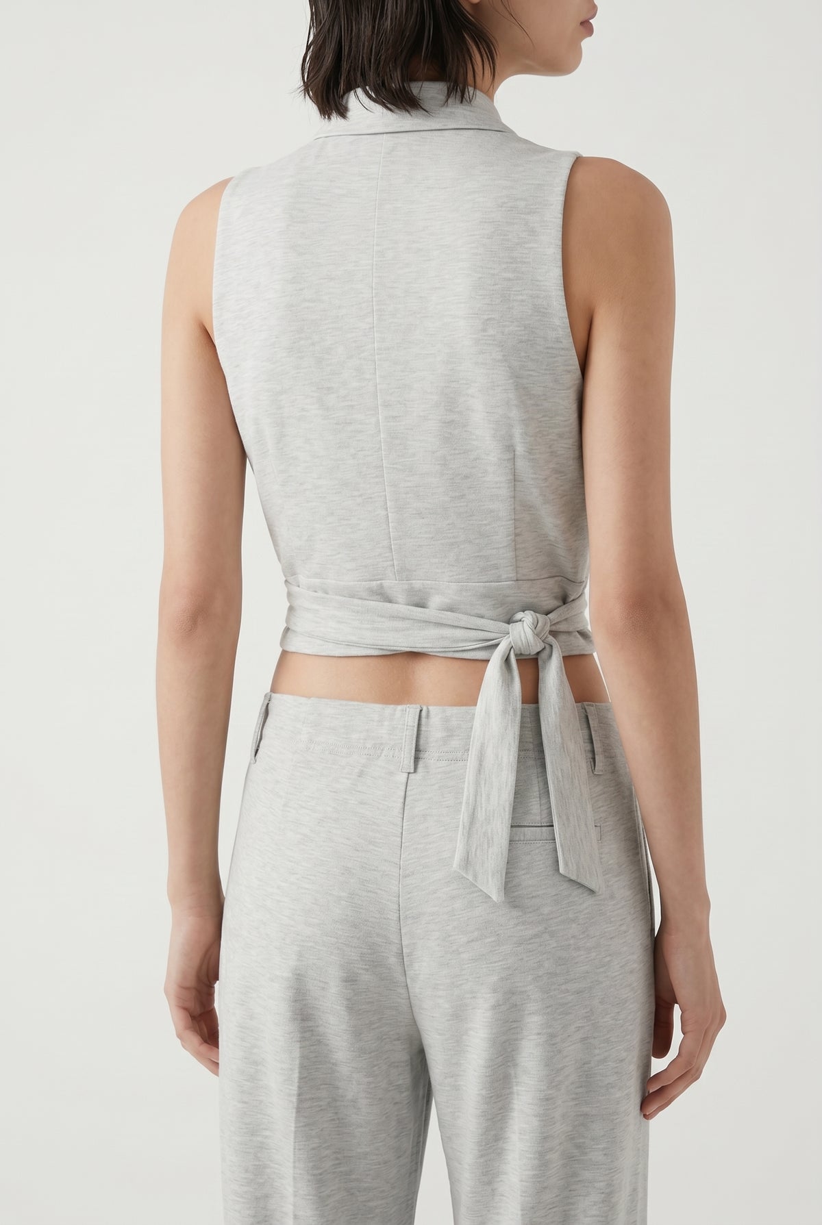 BRUNELLO CUCINELLI WOMEN'S LIGHT GREY SLEEVELESS SHIRT