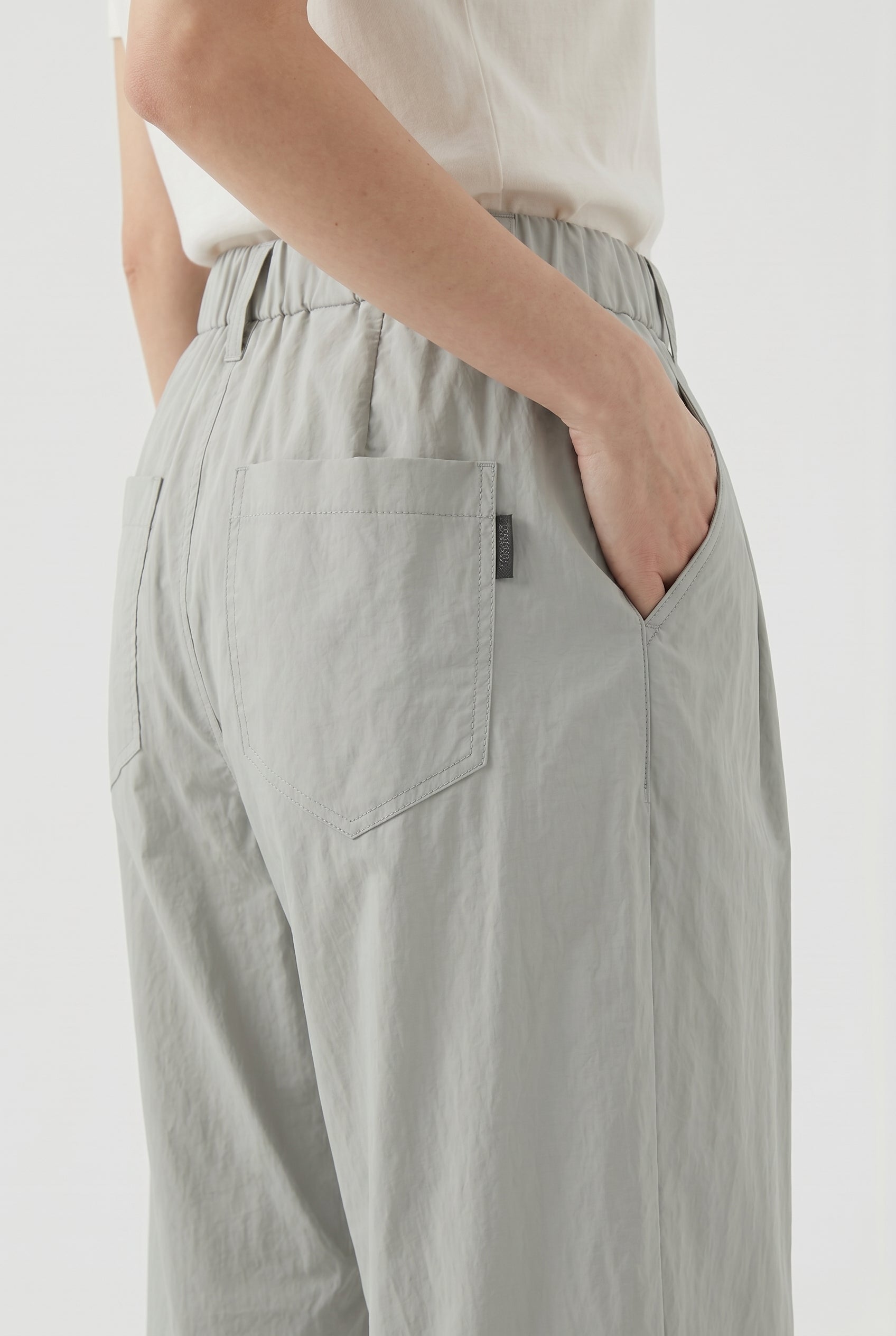 BRUNELLO CUCINELLI WOMEN'S LIGHT GREY RELAXED TROUSERS
