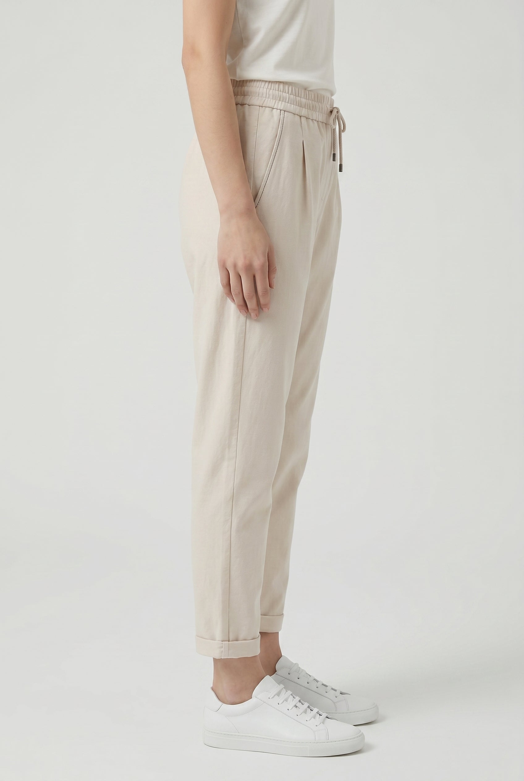 BRUNELLO CUCINELLI WOMEN'S LIGHT BEIGE RELAXED COTTON TROUSERS