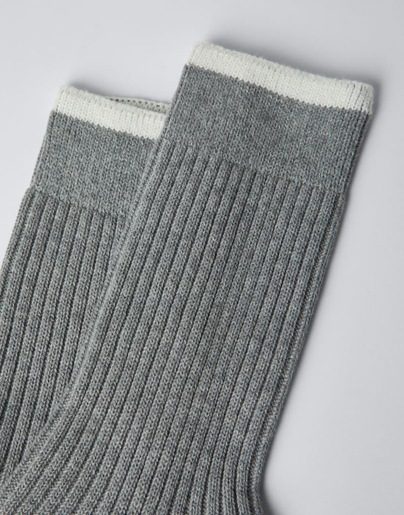 BRUNELLO CUCINELLI MEN'S GREY WHITE RIBBED SOCKS