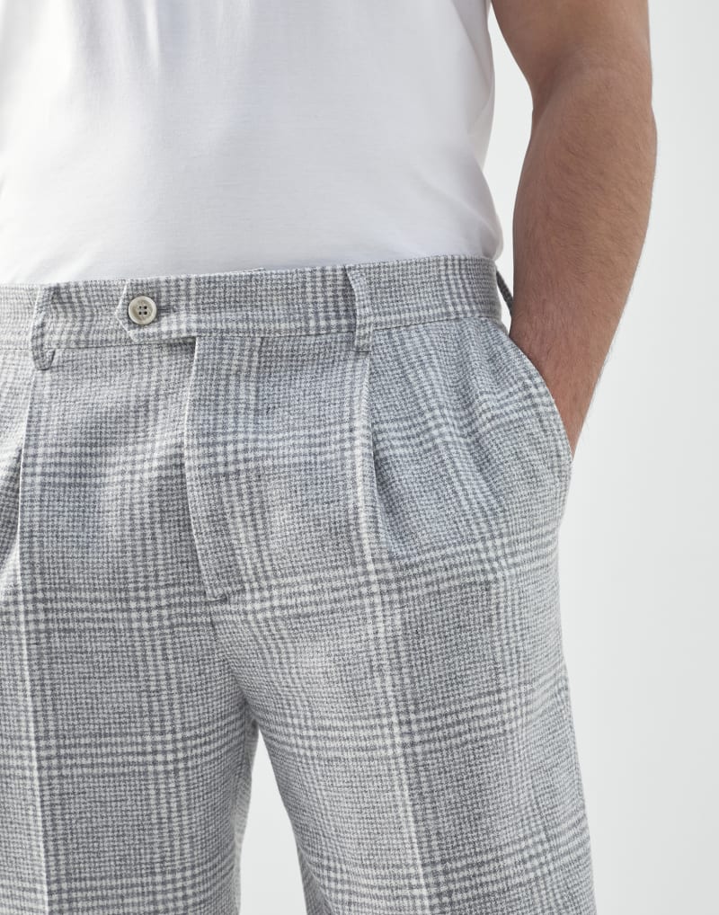 BRUNELLO CUCINELLI MEN'S LIGHT GREY WOOL TROUSERS