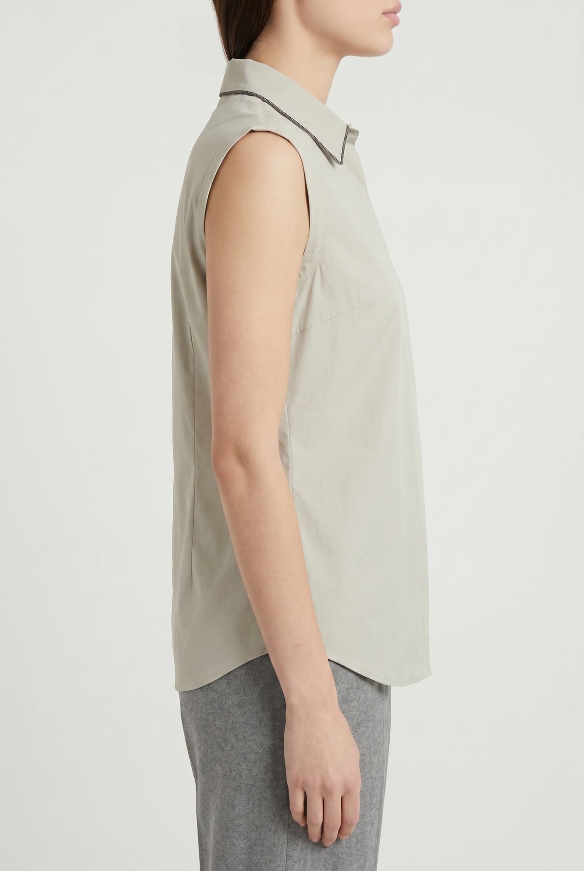 BRUNELLO CUCINELLI WOMEN'S LIGHT BEIGE SLEEVELESS SHIRT