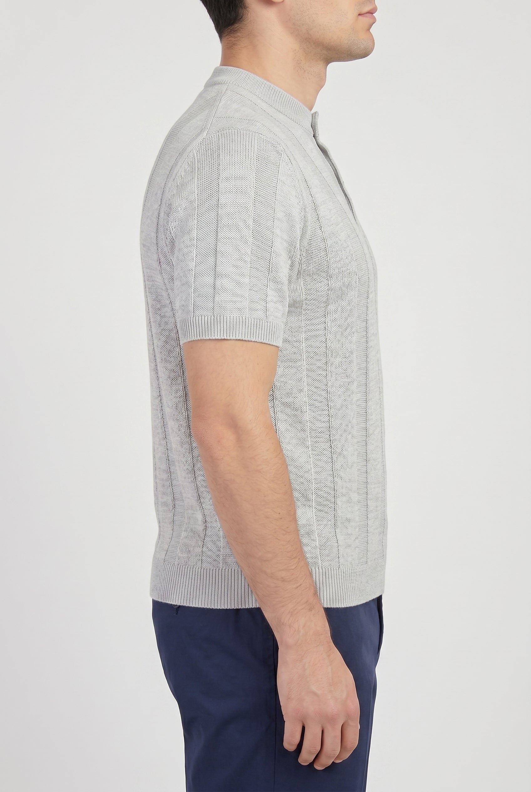 BRUNELLO CUCINELLI MEN'S LIGHT GREY LINEN SWEATER