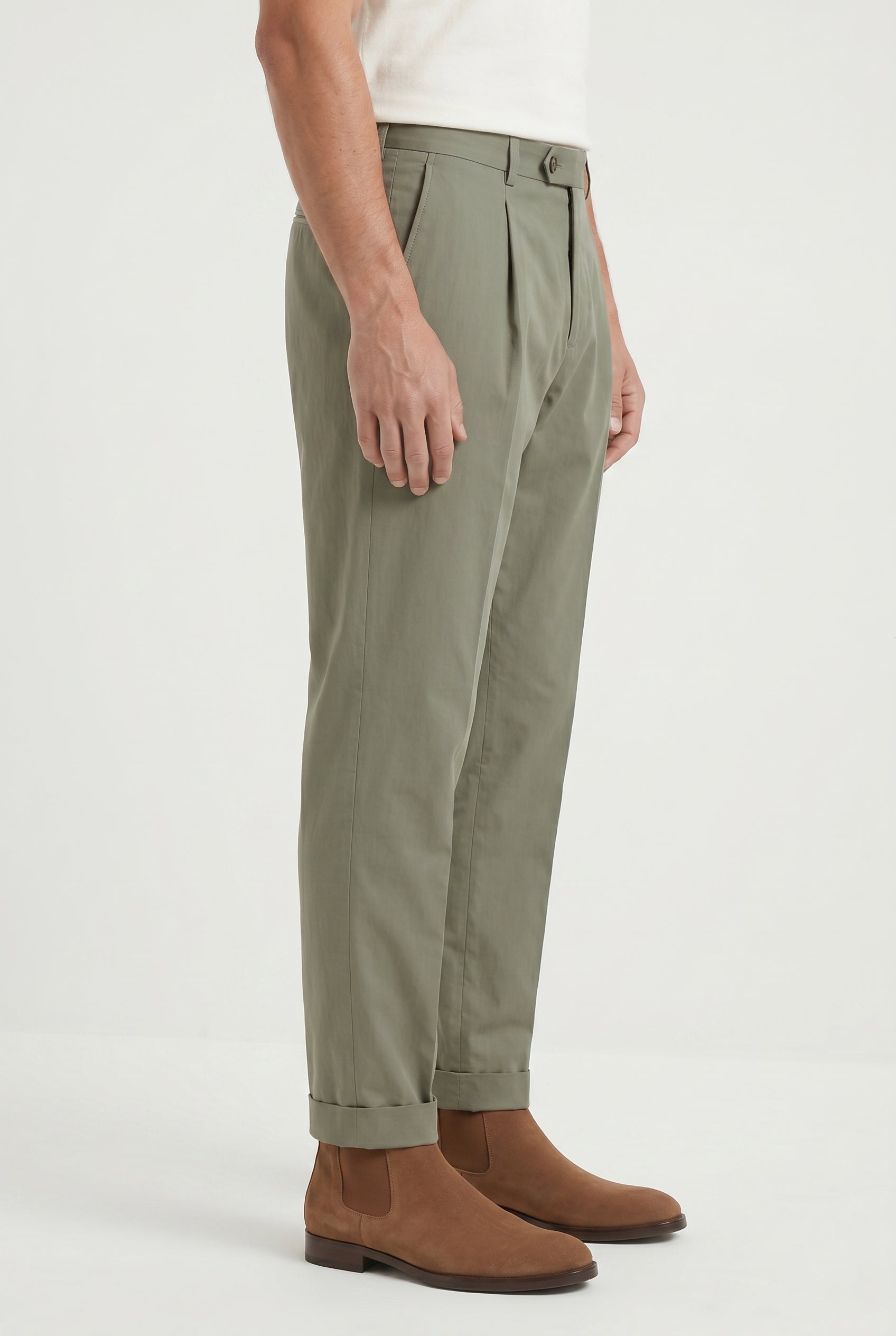 BRUNELLO CUCINELLI MEN'S OLIVE PLEATED COTTON TROUSERS