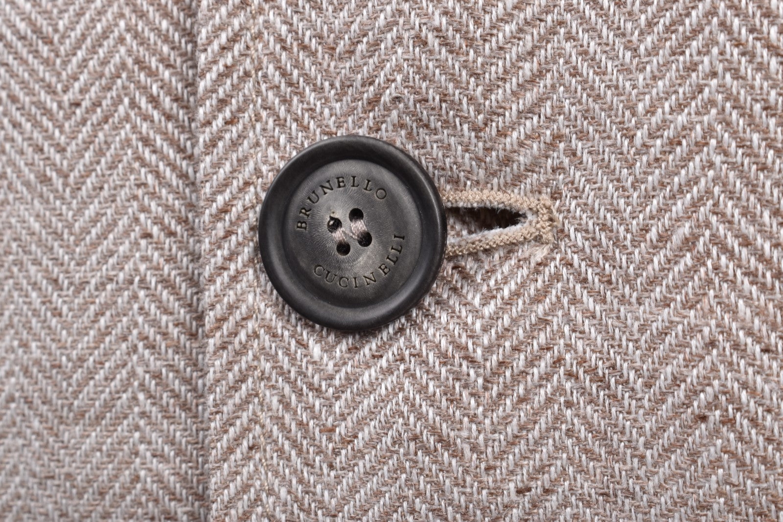 BRUNELLO CUCINELLI MEN'S LIGHT BEIGE WOOL BLEND VEST