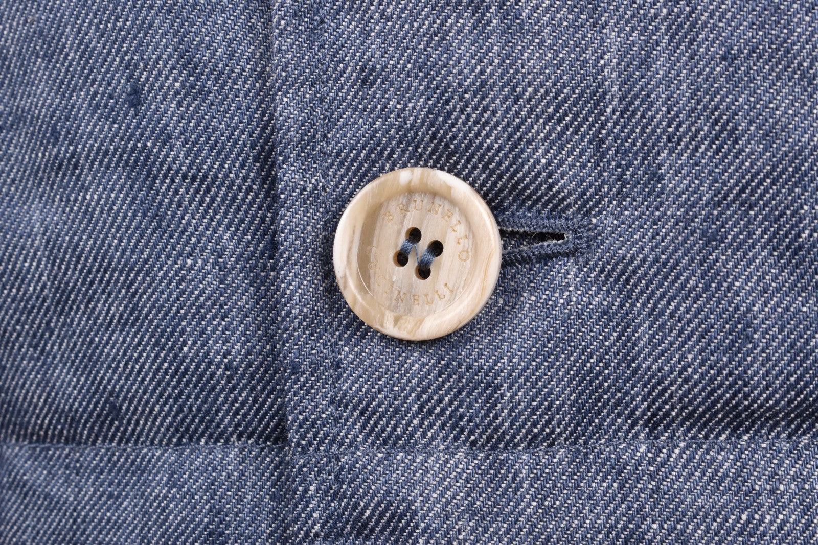 BRUNELLO CUCINELLI MEN'S BLUE LINEN BUTTON DOWN VEST