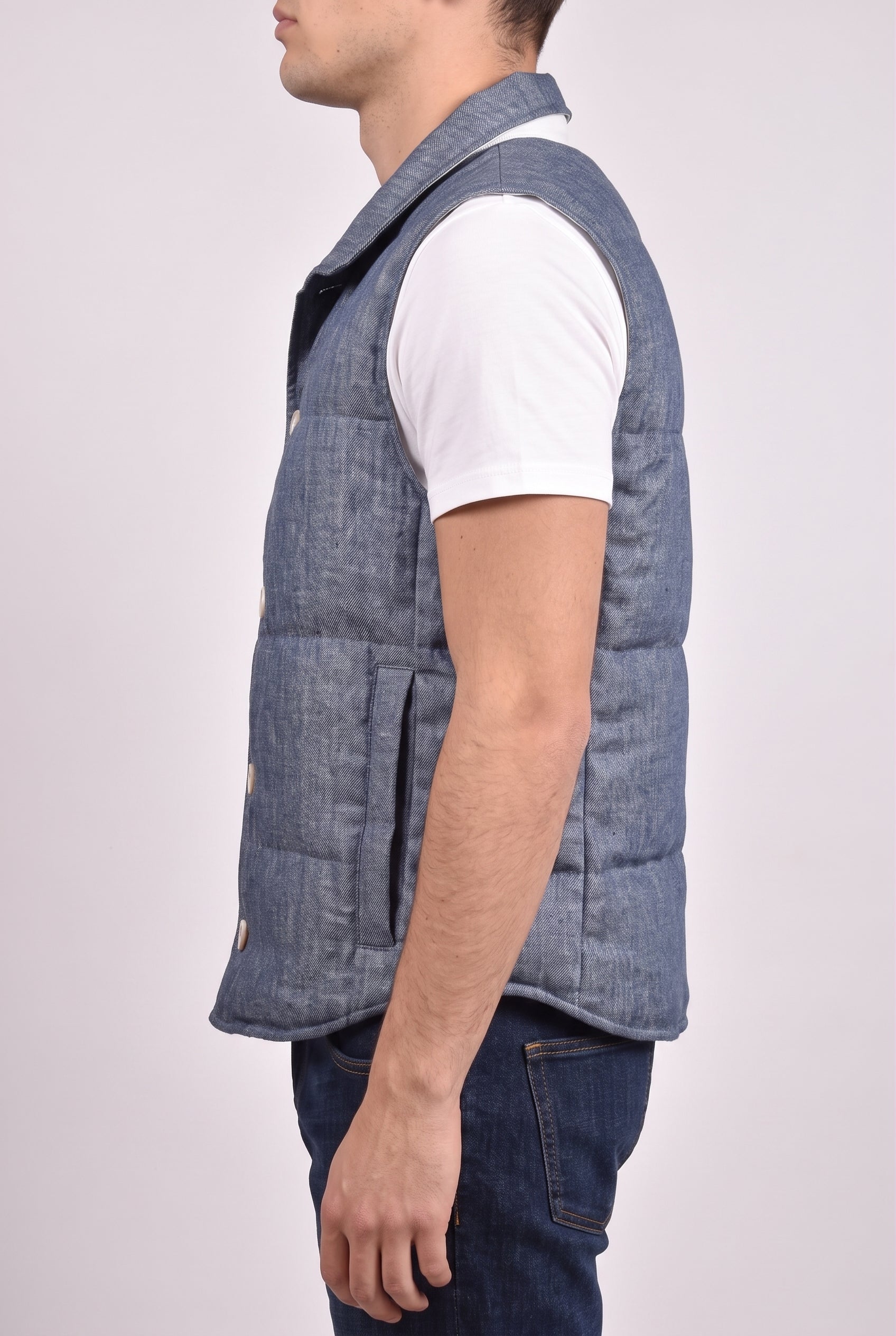 BRUNELLO CUCINELLI MEN'S BLUE LINEN BUTTON DOWN VEST
