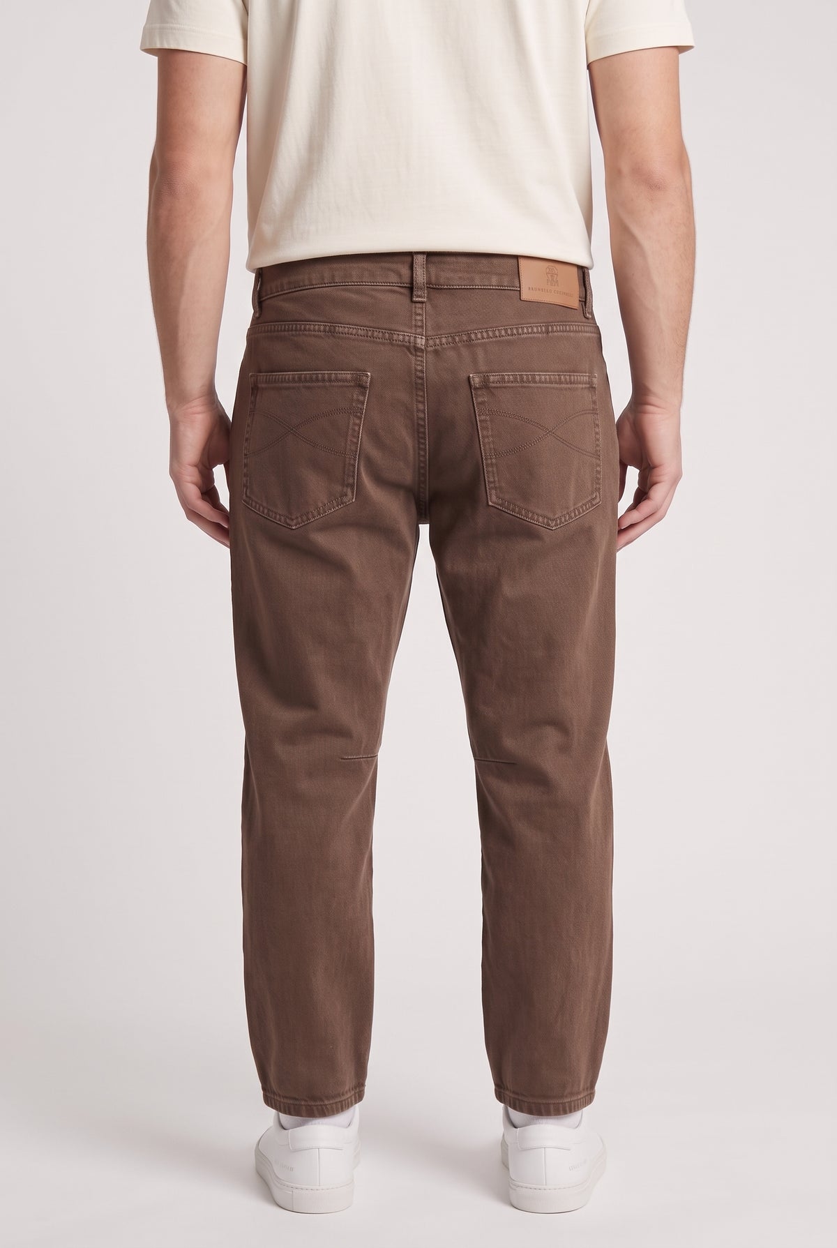 BRUNELLO CUCINELLI MEN'S5 POCKET BROWN LEISURE FIT DENIM TROUSERS