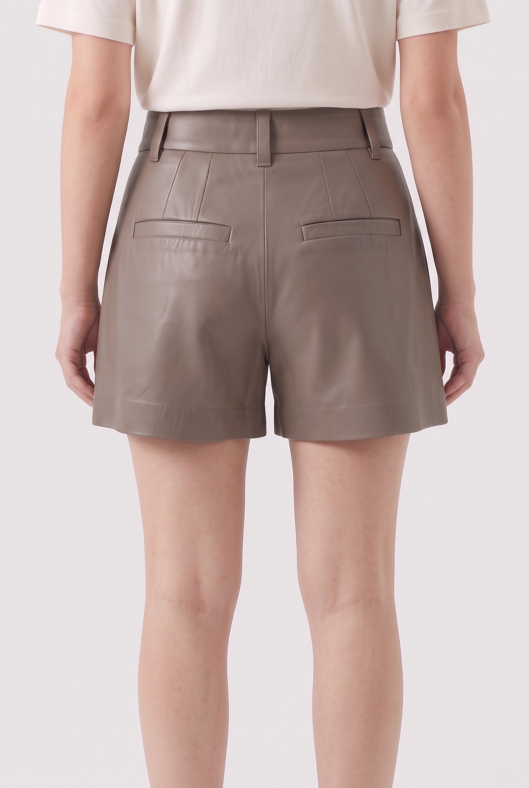 BRUNELLO CUCINELLI WOMEN'S TAUPE LEATHER PLEATED SHORTS