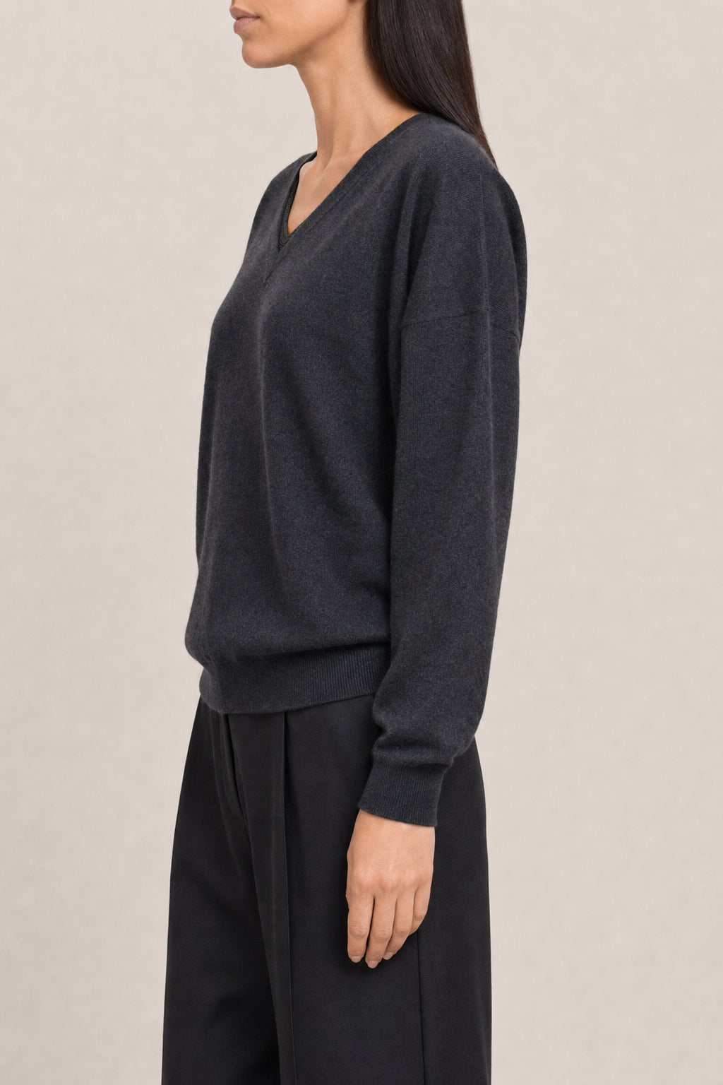 BRUNELLO CUCINELLI WOMEN'S BLACK CASHMERE V NECK SWEATER