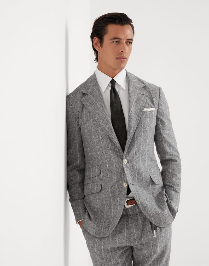 BRUNELLO CUCINELLI MEN'S LIGHT GREY SILK WOOL PINSTRIPE BLAZER