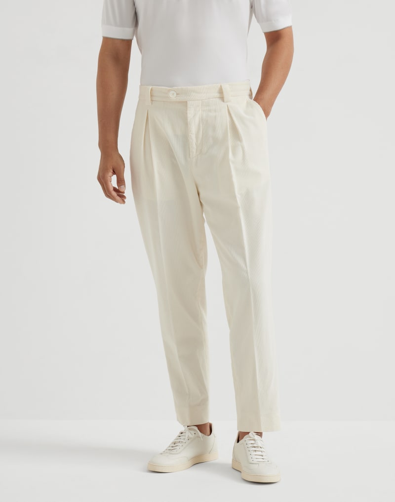 BRUNELLO CUCINELLI MEN'S OFF WHITE PLEATED COTTON TROUSERS