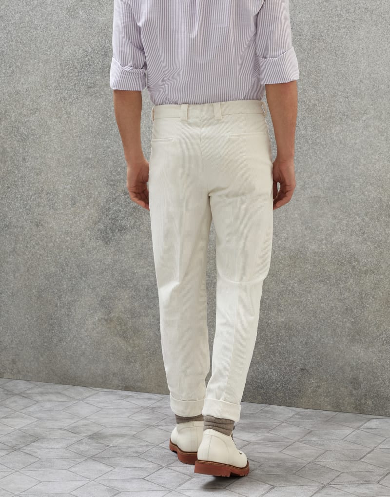 BRUNELLO CUCINELLI MEN'S OFF WHITE COTTON PLEATED TROUSERS