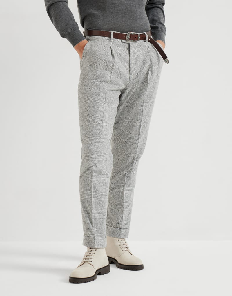 BRUNELLO CUCINELLI MEN'S LIGHT GREY SILK WOOL BLEND PLEATED TROUSERS