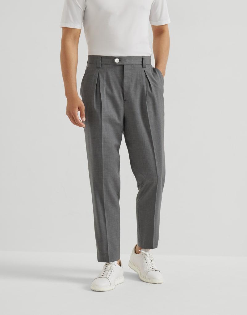 BRUNELLO CUCINELLI MEN'S MEDIUM GREY WOOL PLEATED TROUSERS