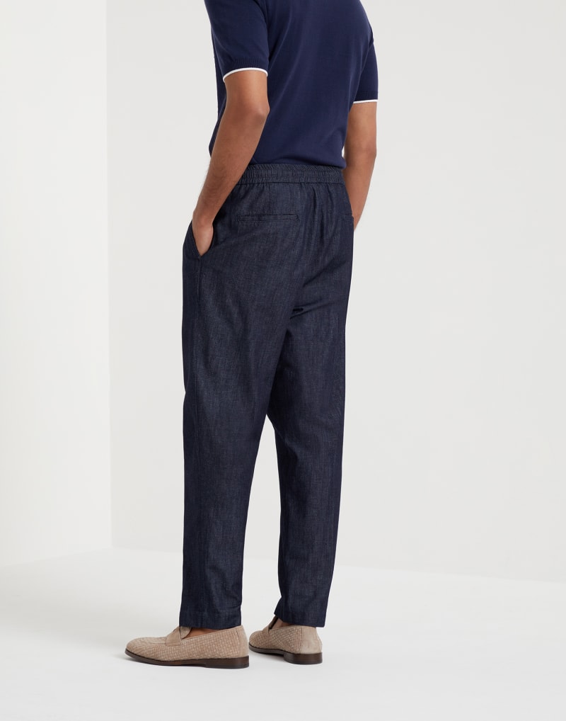 BRUNELLO CUCINELLI MEN'S BLUE DENIM PLEATED TROUSERS