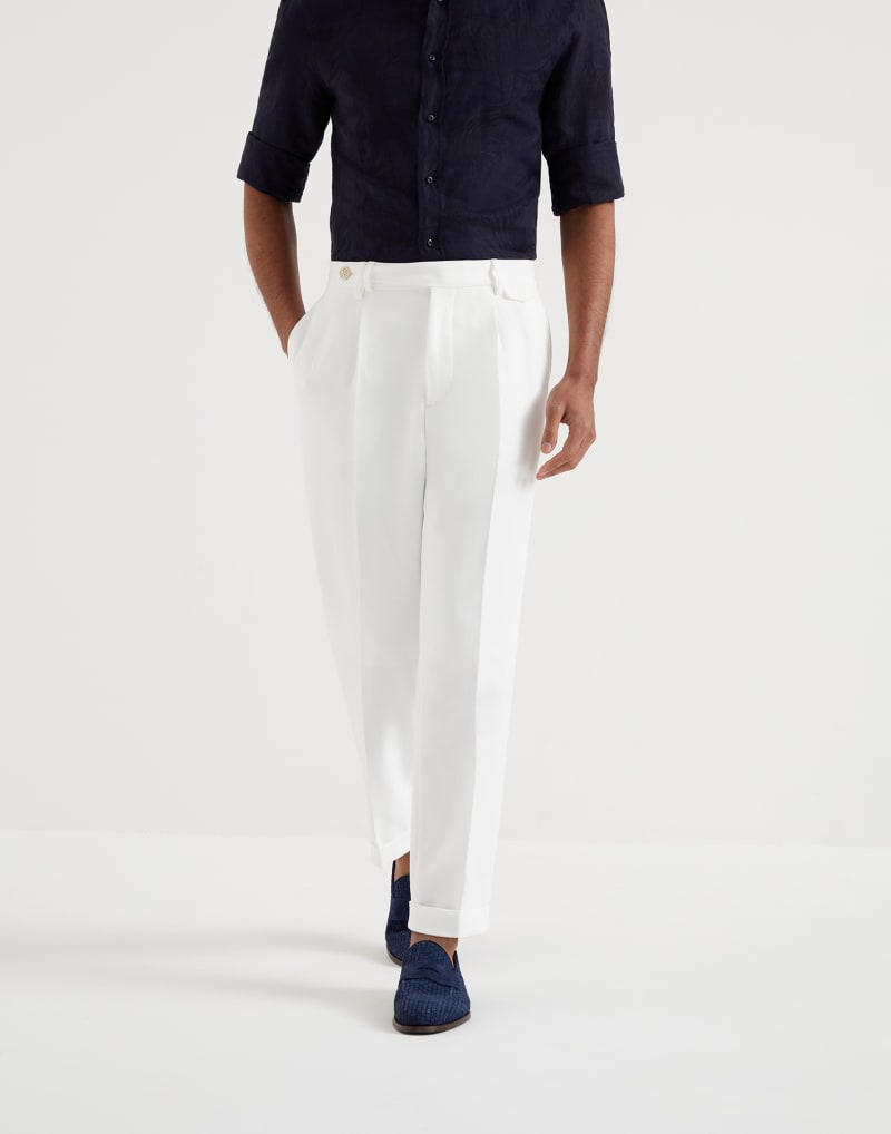 BRUNELLO CUCINELLI MEN'S OFF WHITE COTTON PLEATED TROUSERS