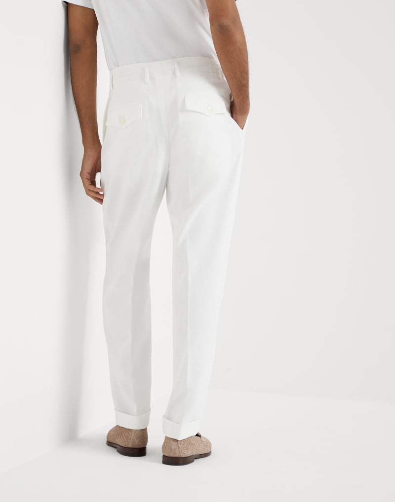BRUNELLO CUCINELLI MEN'S OFF WHITE COTTON PLEATED TROUSERS