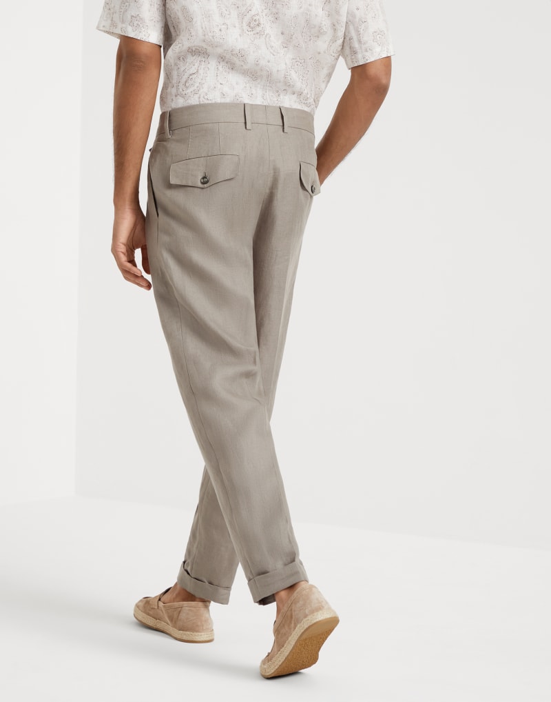 BRUNELLO CUCINELLI MEN'S SAGE LINEN PLEATED TROUSERS