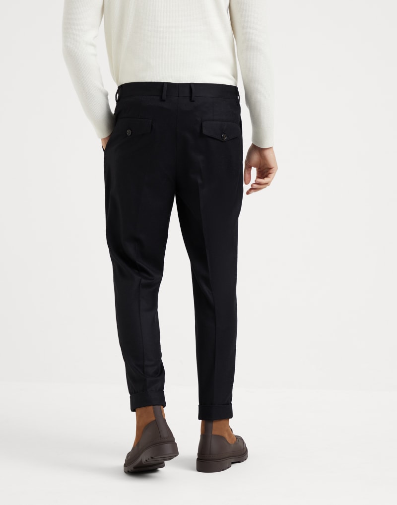 BRUNELLO CUCINELLI MEN'S BLACK WOOL PLEATED TROUSERS