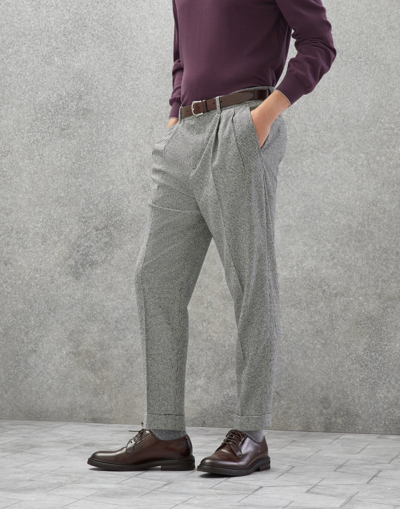 BRUNELLO CUCINELLI MEN'S LIGHT GREY WOOL PLEATED TROUSERS