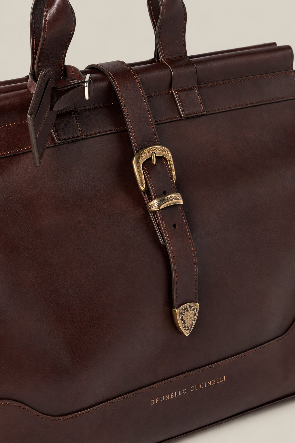 BRUNELLO CUCINELLI MEN'S BURGUNDY LEATHER BUCKLE BAG