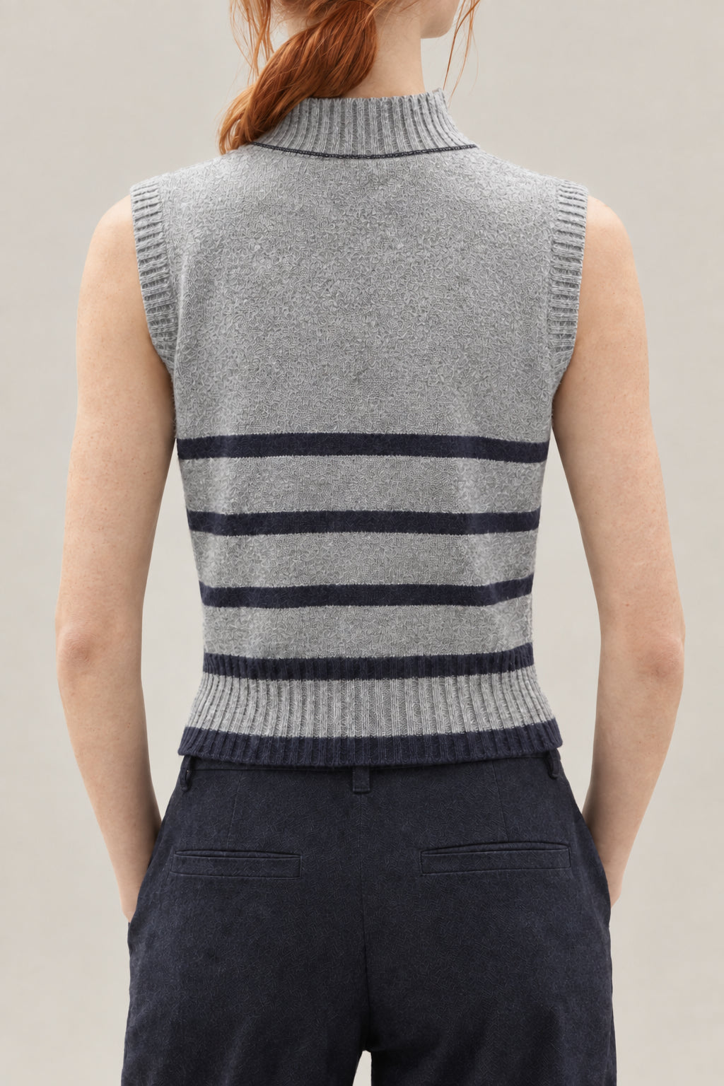 BRUNELLO CUCINELLI WOMEN'S LIGHT GREY WOOL SLEEVELESS SWEATER