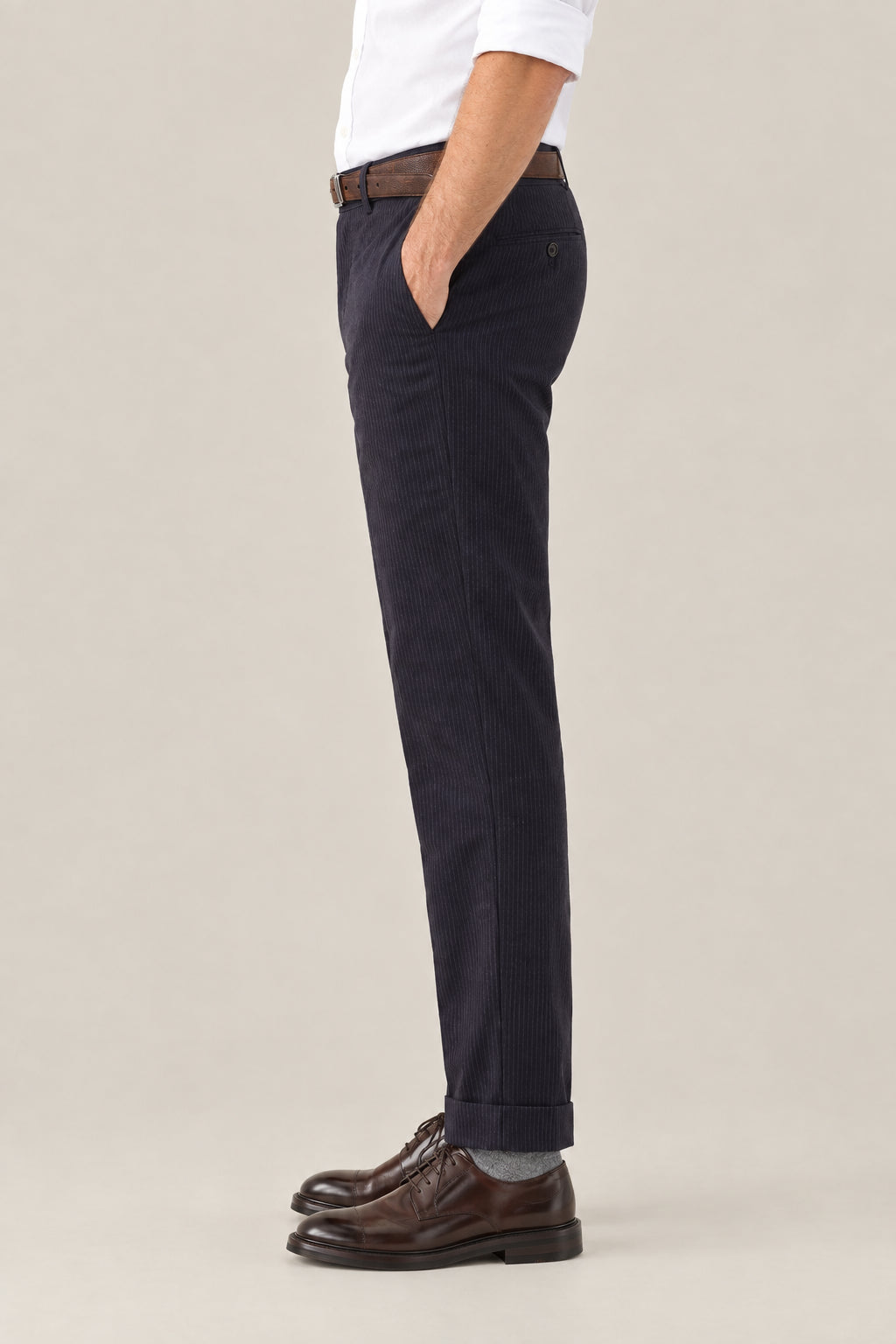 BRUNELLO CUCINELLI MEN'S NAVY WOOL PINSTRIPE TROUSERS