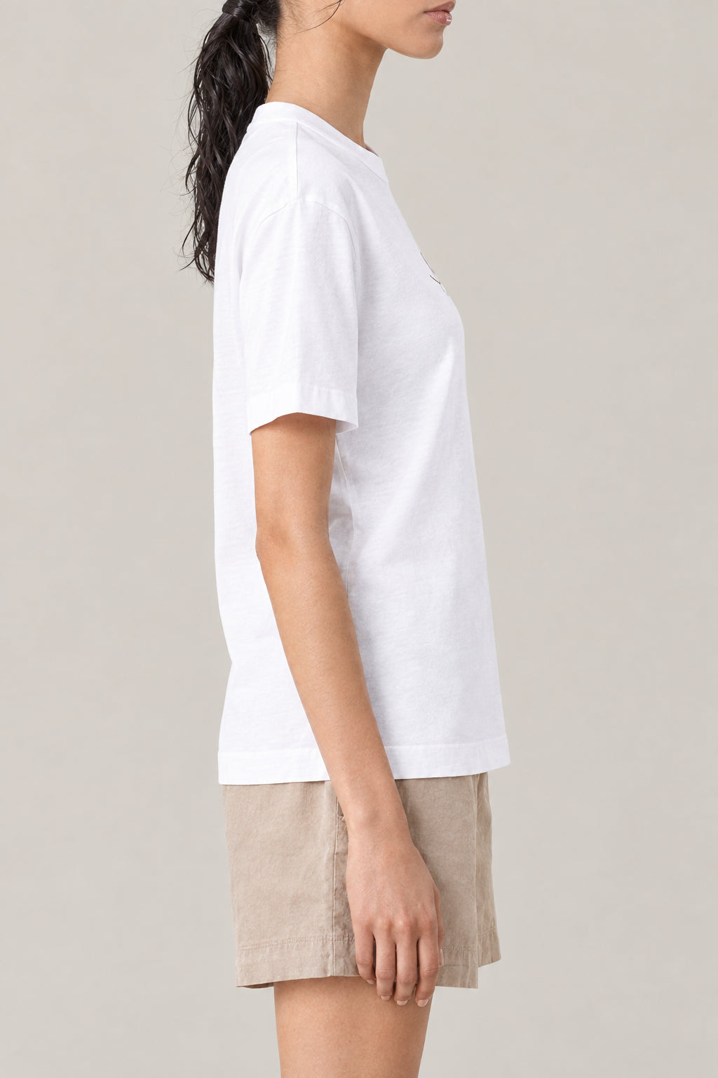 BRUNELLO CUCINELLI WOMEN'S WHITE COTTON SHORT SLEEVE LOGO SHIRT