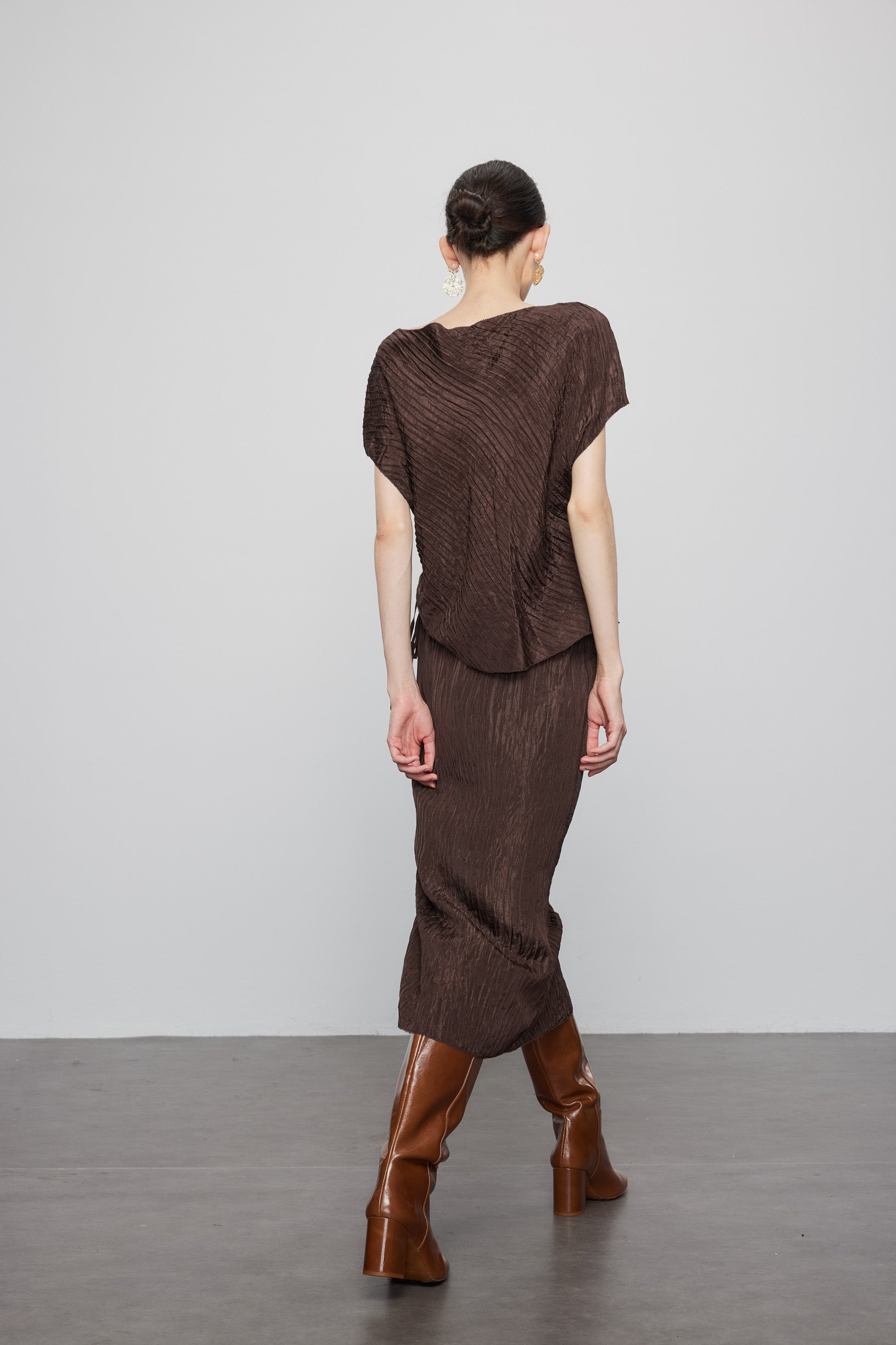 Max Simple Woodgrain Pleated Silk Top Brown