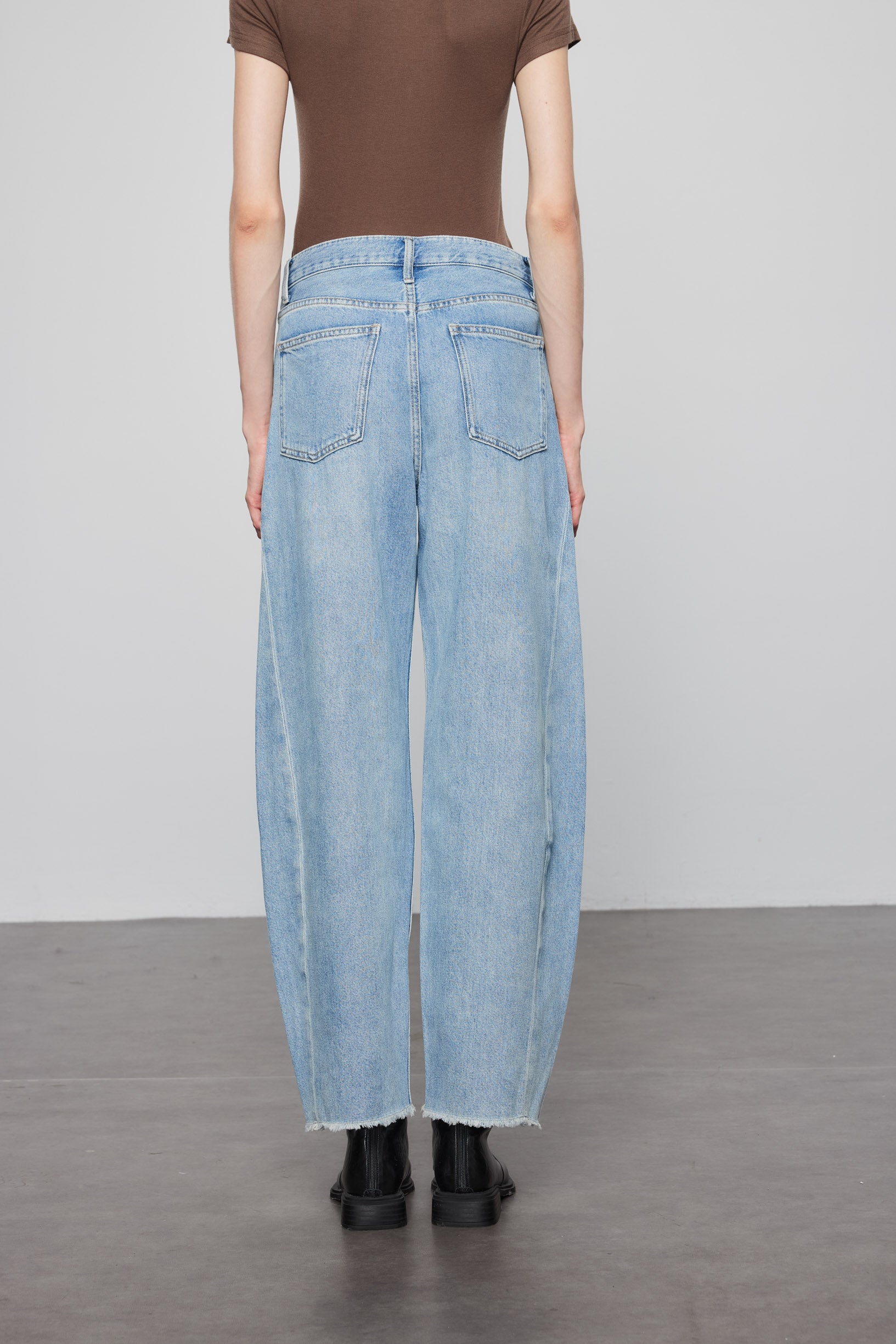 Max Simple Curved Jeans Slate Grey