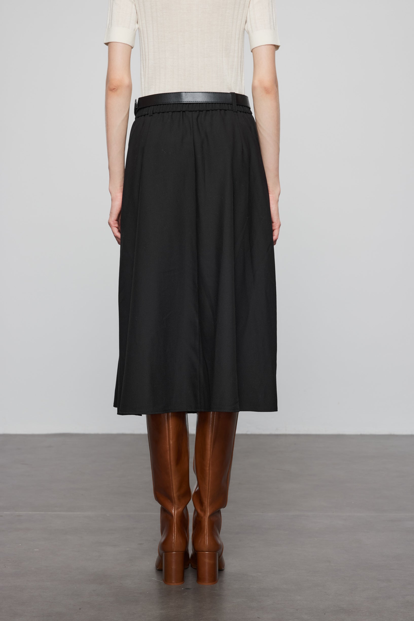 Max Simple Pleated Skirt Black