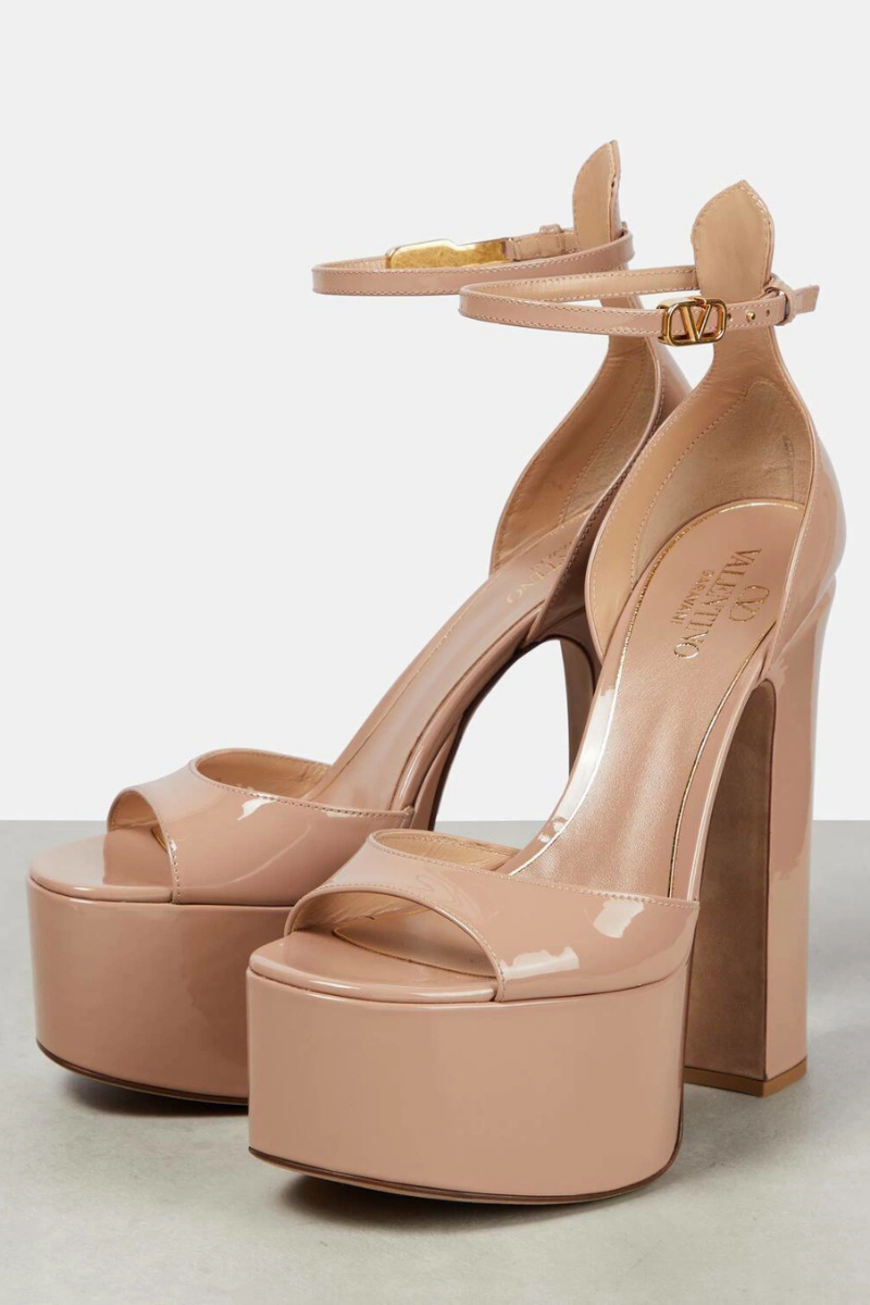 Valentino Garavani Tan-Go 155mm Peep Toe Platform Pumps In Nude