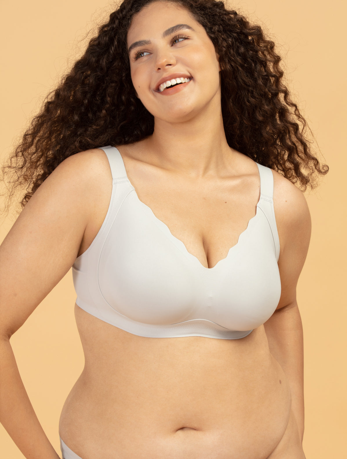 Comfelie Airlite Plunge Bra with Scallop Edges