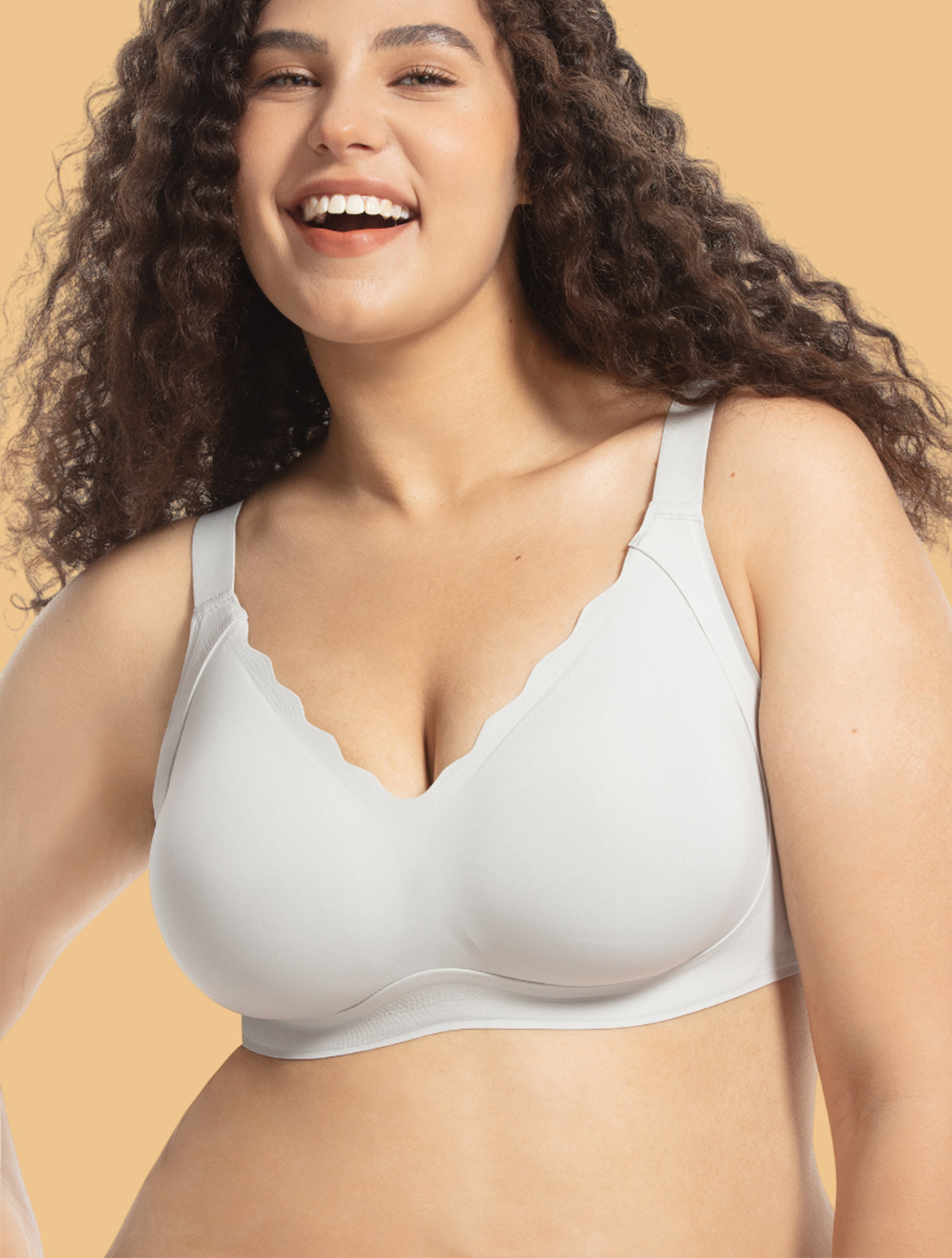 Comfelie Airlite Plunge Bra with Scallop Edges