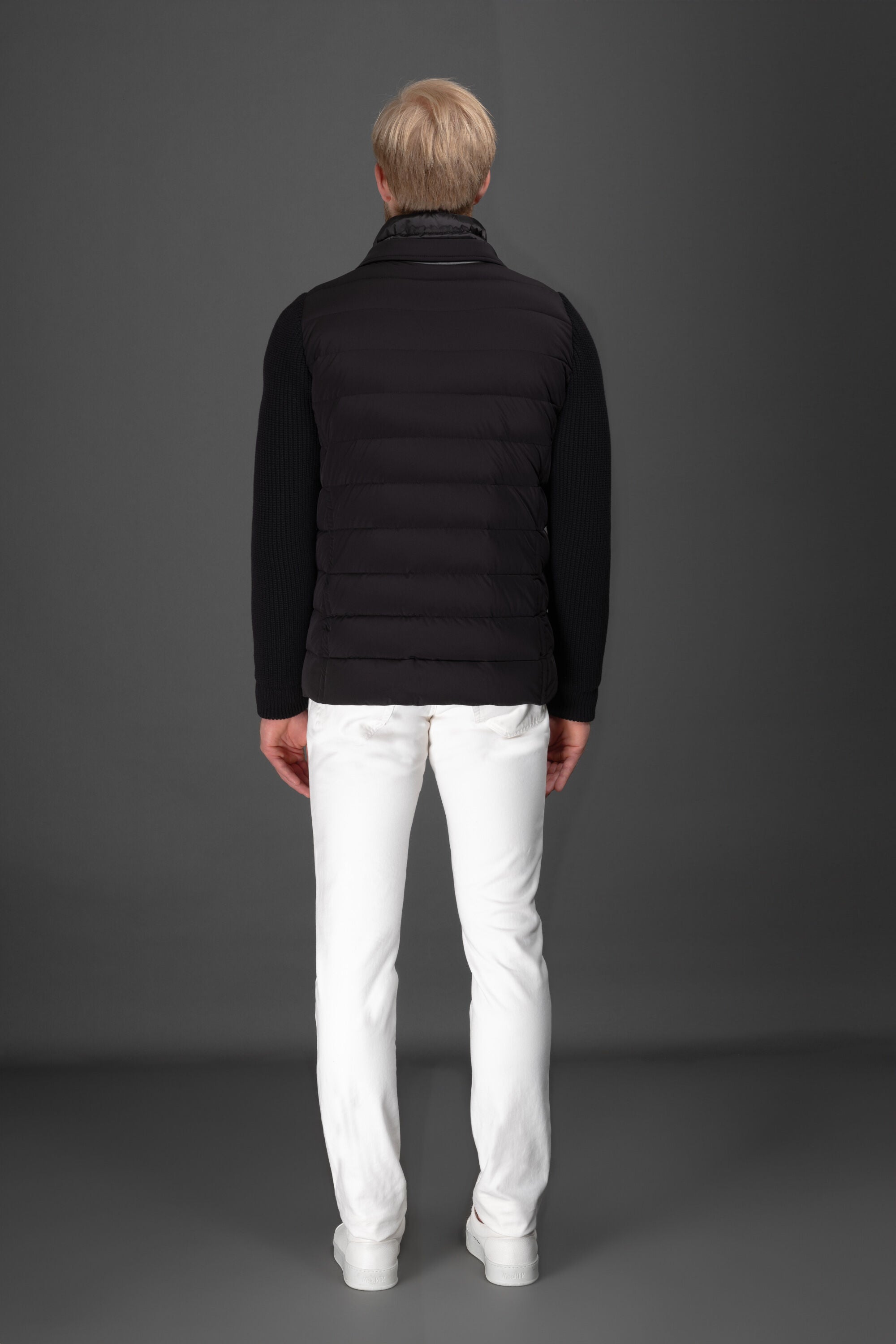 https://www.moorer.clothing/dw/image/v2/AAGA_PRD/on/demandware.static/-/Sites-41/default/dw22a4cc74/images/zoom/MOUGI100318TEPA237_U0001_3.jpg