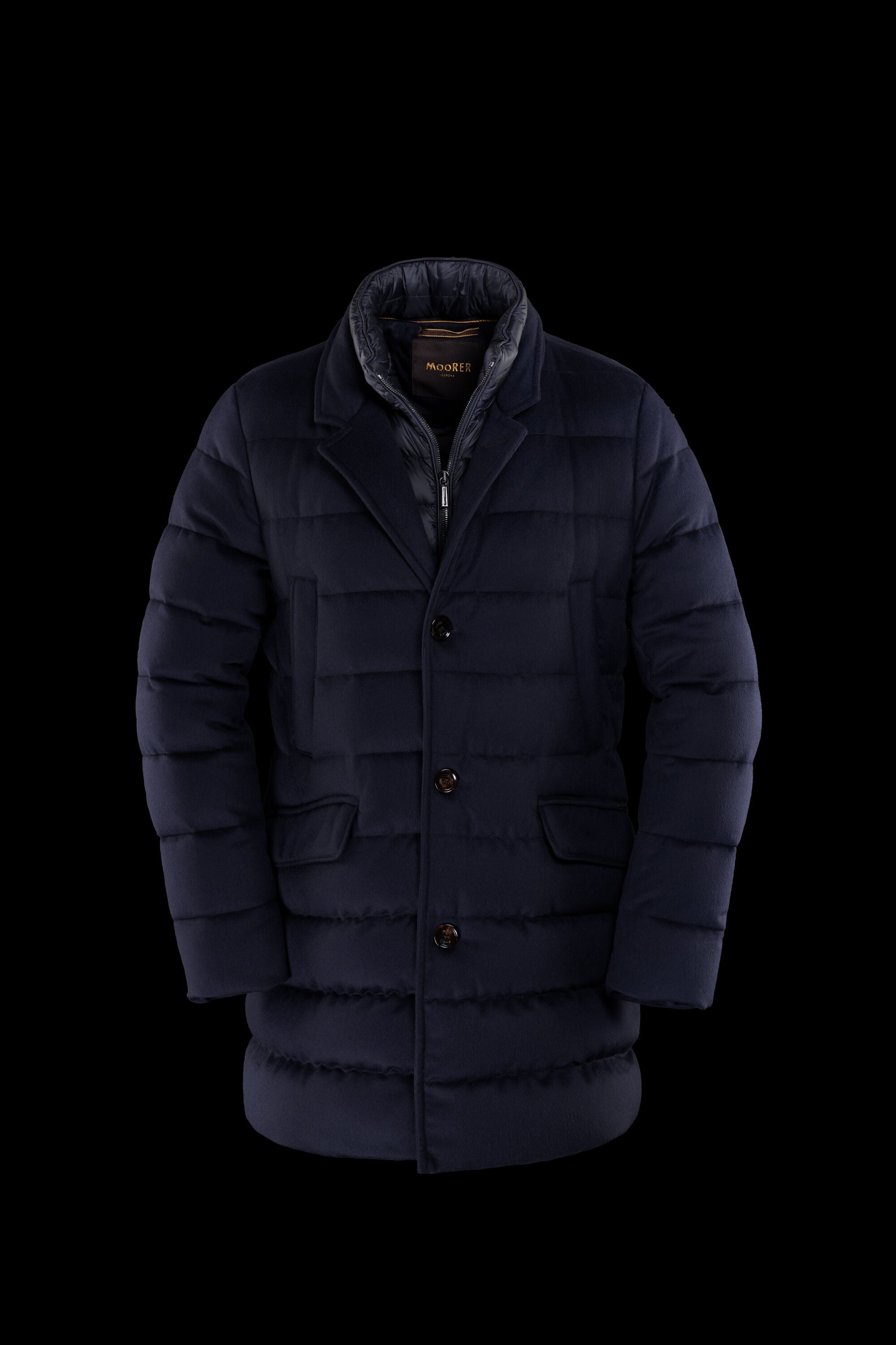 https://www.moorer.clothing/dw/image/v2/AAGA_PRD/on/demandware.static/-/Sites-41/default/dwdb1e1fe9/images/zoom/MOUGI100333TEPA228_U0497_1.jpg