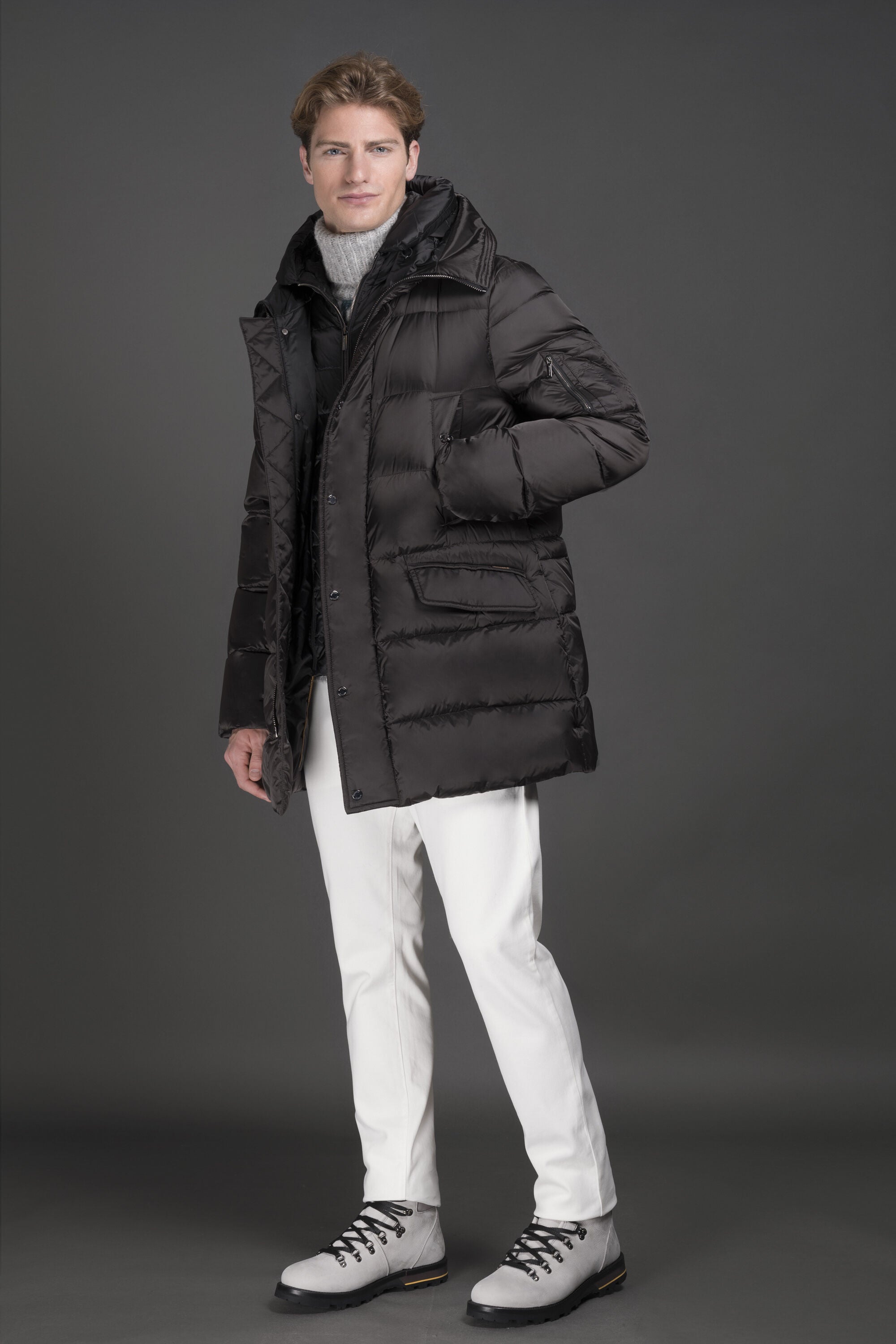 https://www.moorer.clothing/dw/image/v2/AAGA_PRD/on/demandware.static/-/Sites-41/default/dw11c352c0/images/zoom/MOUGI100336TEPA174_U0055_2.jpg